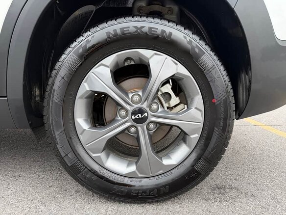 2023 Kia Seltos I Рестайлинг, белый, 1850003 рублей - вид 23