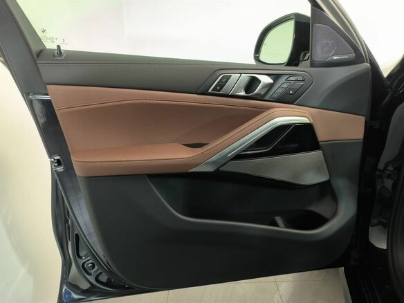 2025 BMW X6 40i III (G06) Рестайлинг, чёрный, 14630000 рублей - вид 20