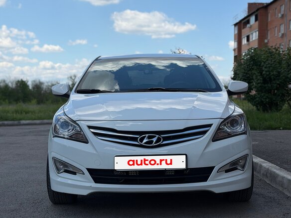 2015 Hyundai Solaris I Рестайлинг, белый, 1190000 рублей - вид 1