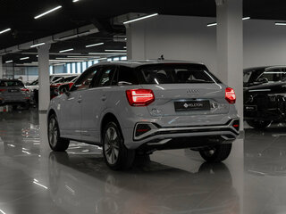2025 Audi Q2 L 35 TFSI I Рестайлинг, серый, 3740000 рублей, вид 4