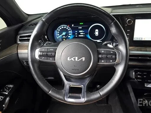 2022 Kia K5 III, чёрный, 1820000 рублей - вид 5