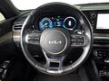2022 Kia K5 III, чёрный, 1820000 рублей - вид 5