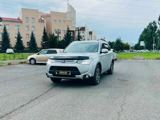 2014 Mitsubishi Outlander III Рестайлинг, серебристый, 1499000 рублей, вид 2