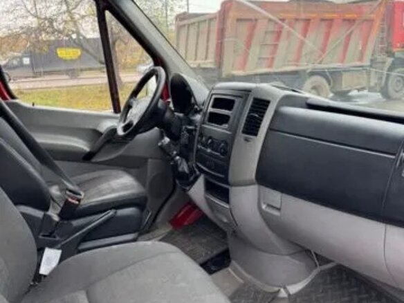 2014 Mercedes-Benz Sprinter, красный, 1700000 рублей - вид 8