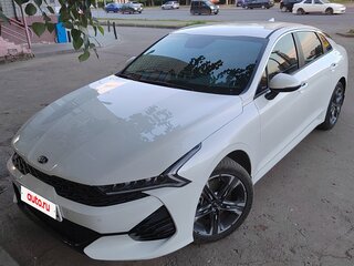 2021 Kia K5 III, белый, 2500000 рублей, вид 1