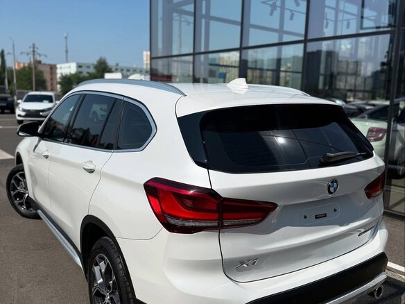 2022 BMW X1 Long 20Li sDrive II (F48) Рестайлинг, белый, 2555000 рублей - вид 5