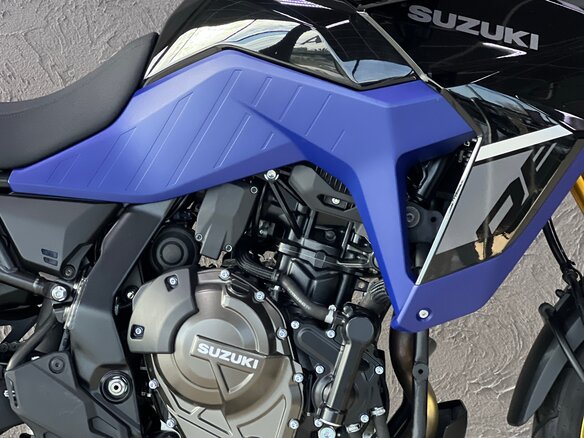 2023 Suzuki V-Strom 800DE, синий - вид 13