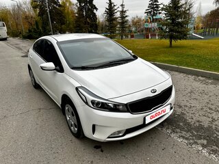 2017 Kia Cerato III Рестайлинг (Classic), белый, 1290000 рублей, вид 4