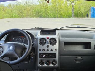 2010 Peugeot Partner I Рестайлинг, белый, 399900 рублей, вид 3