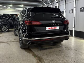 2019 Volkswagen Touareg III, чёрный, 3600000 рублей, вид 4