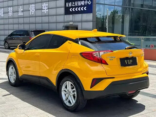 2022 Toyota C-HR I Рестайлинг, жёлтый, 1759000 рублей, вид 3