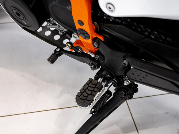 2026 KTM 390 Adventure R, оранжевый, 889000 рублей - вид 27