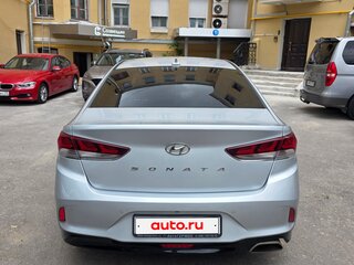 2018 Hyundai Sonata VII (LF) Рестайлинг, серебристый, 1450000 рублей, вид 4