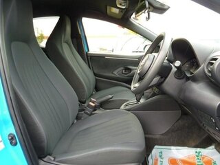 2022 Toyota Yaris IV, голубой, 770000 рублей, вид 5
