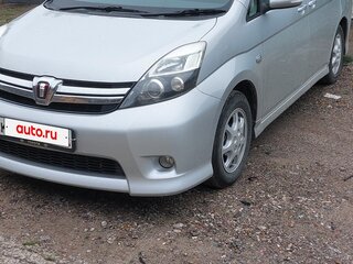 2011 Toyota ISis I Рестайлинг, серебристый, 1275000 рублей, вид 2