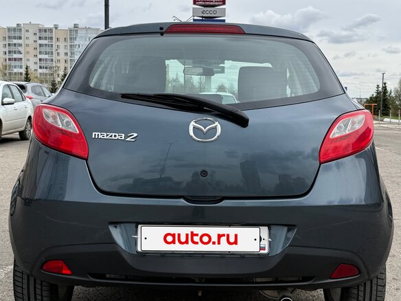 2011 Mazda 2 II Рестайлинг (DE2), серый, 630000 рублей - вид 6