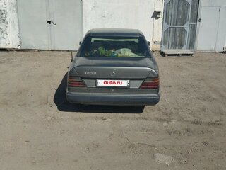 1991 Mercedes-Benz W124 300, серый, 500000 рублей, вид 4