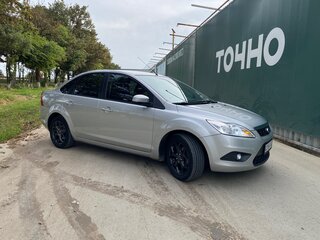 2011 Ford Focus II Рестайлинг, серебристый, 600000 рублей, вид 2
