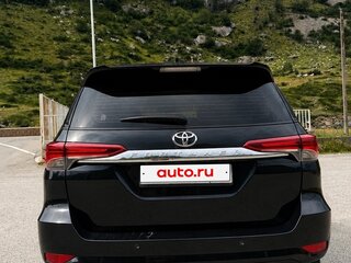 2018 Toyota Fortuner II, чёрный, 2700000 рублей, вид 2