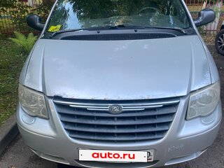 2004 Chrysler Town & Country IV Рестайлинг, серебристый, 540000 рублей, вид 2