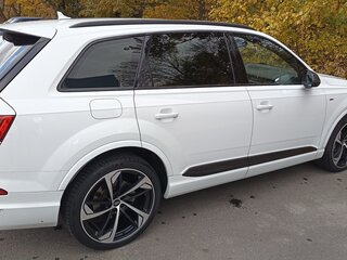 2019 Audi Q7 II (4M), белый, 4200000 рублей, вид 3