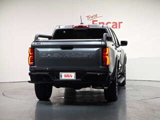 2025 Chevrolet Colorado ZR2 III, серебристый, 5795000 рублей, вид 3
