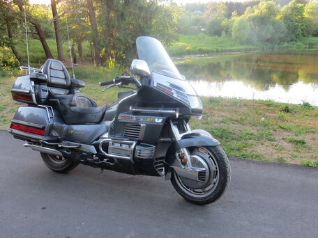 1988 Honda GL 1500 Gold Wing, серый, 530000 рублей, вид 4