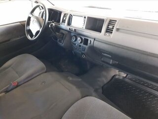 2008 Toyota HiAce H200, серебристый, 1500000 рублей, вид 2