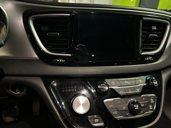 2018 Chrysler Pacifica RU, чёрный, 2970000 рублей - вид 10