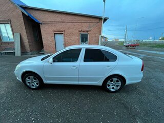 2013 Skoda Octavia II (A5) Рестайлинг, белый, 1000000 рублей, вид 4