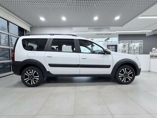 2026 Lada (ВАЗ) Largus Cross I Рестайлинг, белый, 1997000 рублей, вид 4