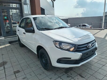2026 Lada (ВАЗ) Granta I Рестайлинг, белый, 850000 рублей, вид 3
