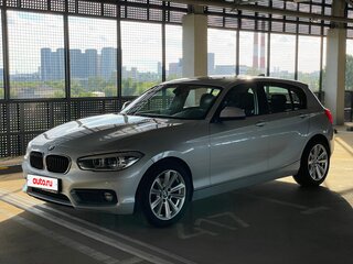 2017 BMW 1 серии 118i II (F20/F21) Рестайлинг 2, серебристый, 1760000 рублей, вид 1