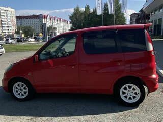1999 Toyota FunCargo, красный, 500000 рублей, вид 5