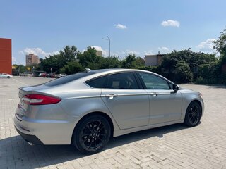 2019 Ford Fusion (North America) II Рестайлинг, серый, 1450000 рублей, вид 5