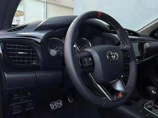 2025 Toyota Hilux VIII Рестайлинг 2, чёрный, 9230000 рублей, вид 4