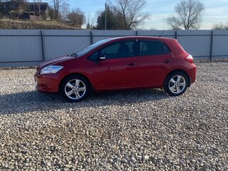 2011 Toyota Auris I Рестайлинг, красный, 890000 рублей, вид 2