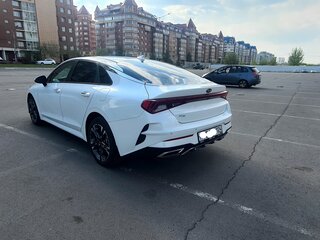 2021 Kia K5 III, белый, 2360000 рублей, вид 4