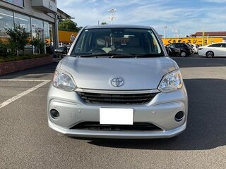 2021 Toyota Passo III Рестайлинг, серебристый, 720007 рублей, вид 3