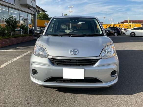 2021 Toyota Passo III Рестайлинг, серебристый, 720007 рублей - вид 2