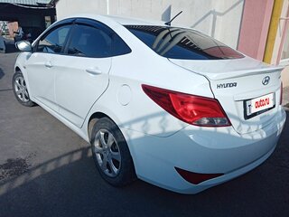 2015 Hyundai Solaris I Рестайлинг, белый, 820000 рублей, вид 2