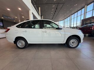 2026 Lada (ВАЗ) Granta I Рестайлинг, белый, 1017000 рублей, вид 5