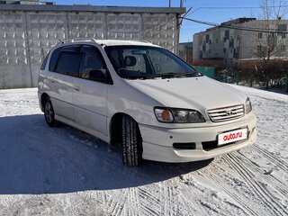 1997 Toyota Ipsum I (M10), белый, 530000 рублей, вид 3