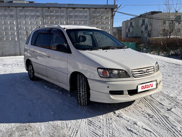 1997 Toyota Ipsum I (M10), белый, 530000 рублей - вид 2