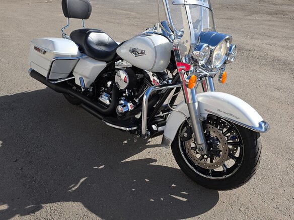 2015 Harley-Davidson Road King, белый, 1100000 рублей - вид 3