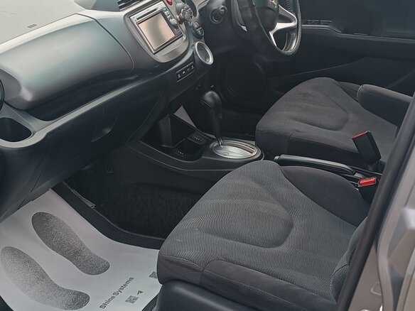 2010 Honda Fit II, серый, 680000 рублей - вид 7