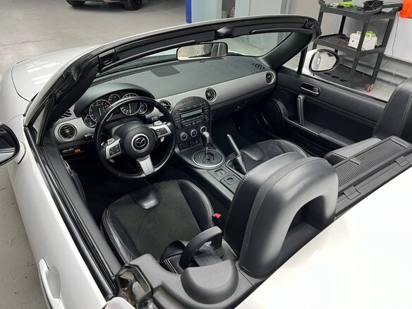2011 Mazda MX-5 Hard Top III (NC) Рестайлинг, белый, 2200000 рублей - вид 6