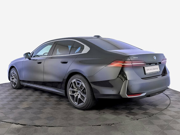 2023 BMW 5 серии 530i xDrive VIII (G60/G61/G68), чёрный, 6450000 рублей - вид 6