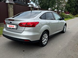 2016 Ford Focus III Рестайлинг, серебристый, 990000 рублей, вид 4