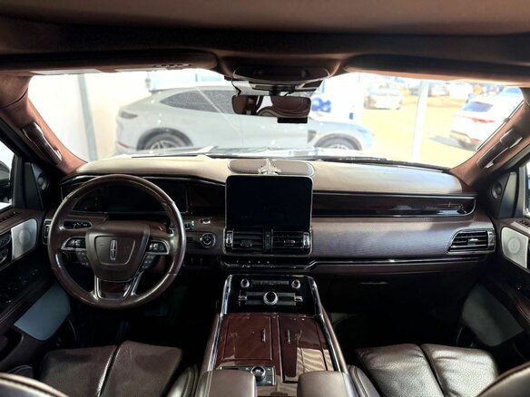 2019 Lincoln Navigator IV, чёрный, 7399000 рублей - вид 9